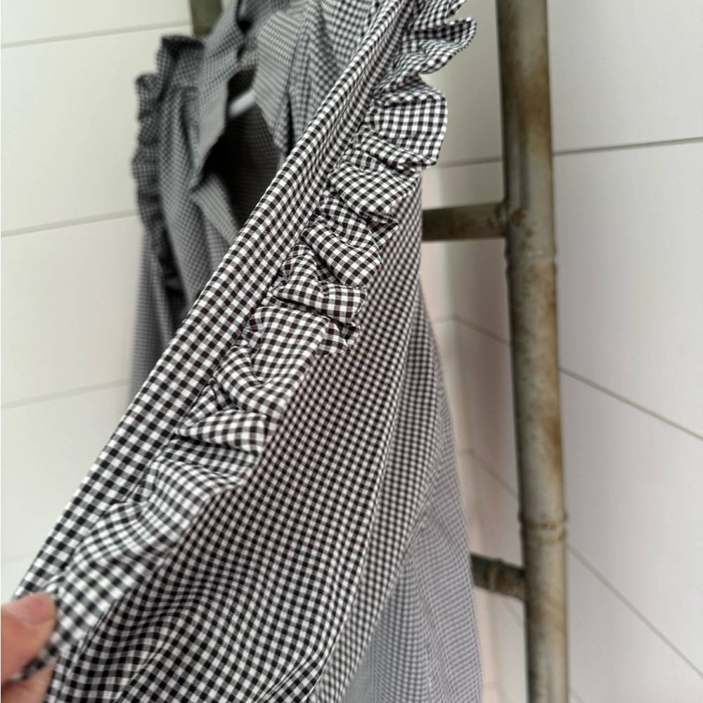 Beautiful Karli Black and White Checked Long Ruffled Sleeve SZ large - Picture 5 of 7